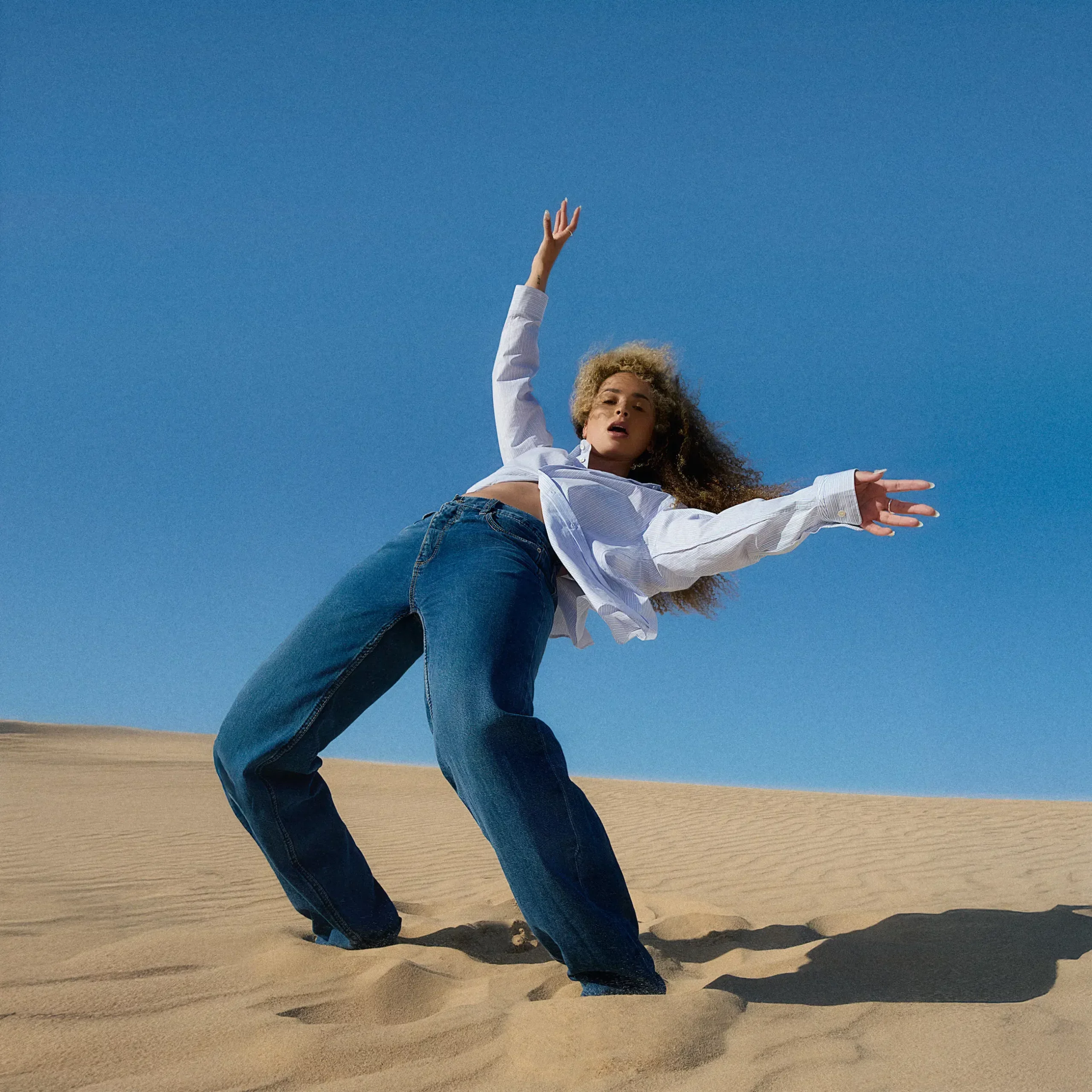 Ella Eyre - Everything In Time